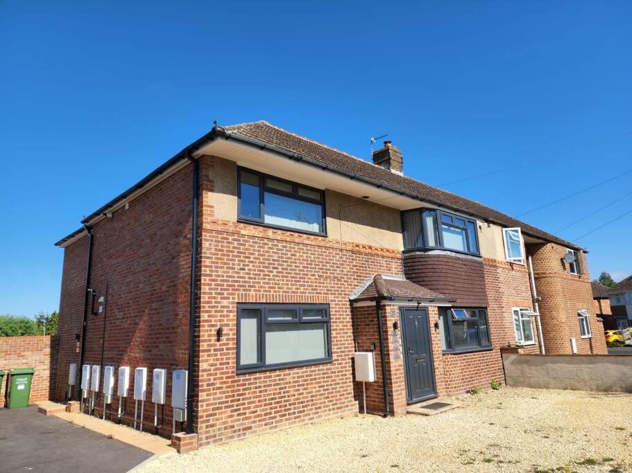 Hazel 1-Bedroom Cousy Flat, Parking, Wifi, Prime Location, Close To Blenheim Palace & Oxford Kidlington Extérieur photo