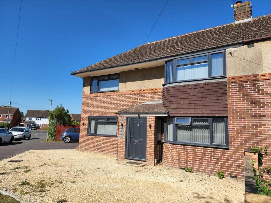 Hazel 1-Bedroom Cousy Flat, Parking, Wifi, Prime Location, Close To Blenheim Palace & Oxford Kidlington Extérieur photo