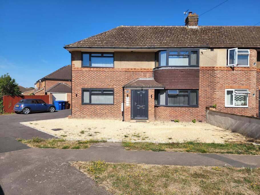 Hazel 1-Bedroom Cousy Flat, Parking, Wifi, Prime Location, Close To Blenheim Palace & Oxford Kidlington Extérieur photo