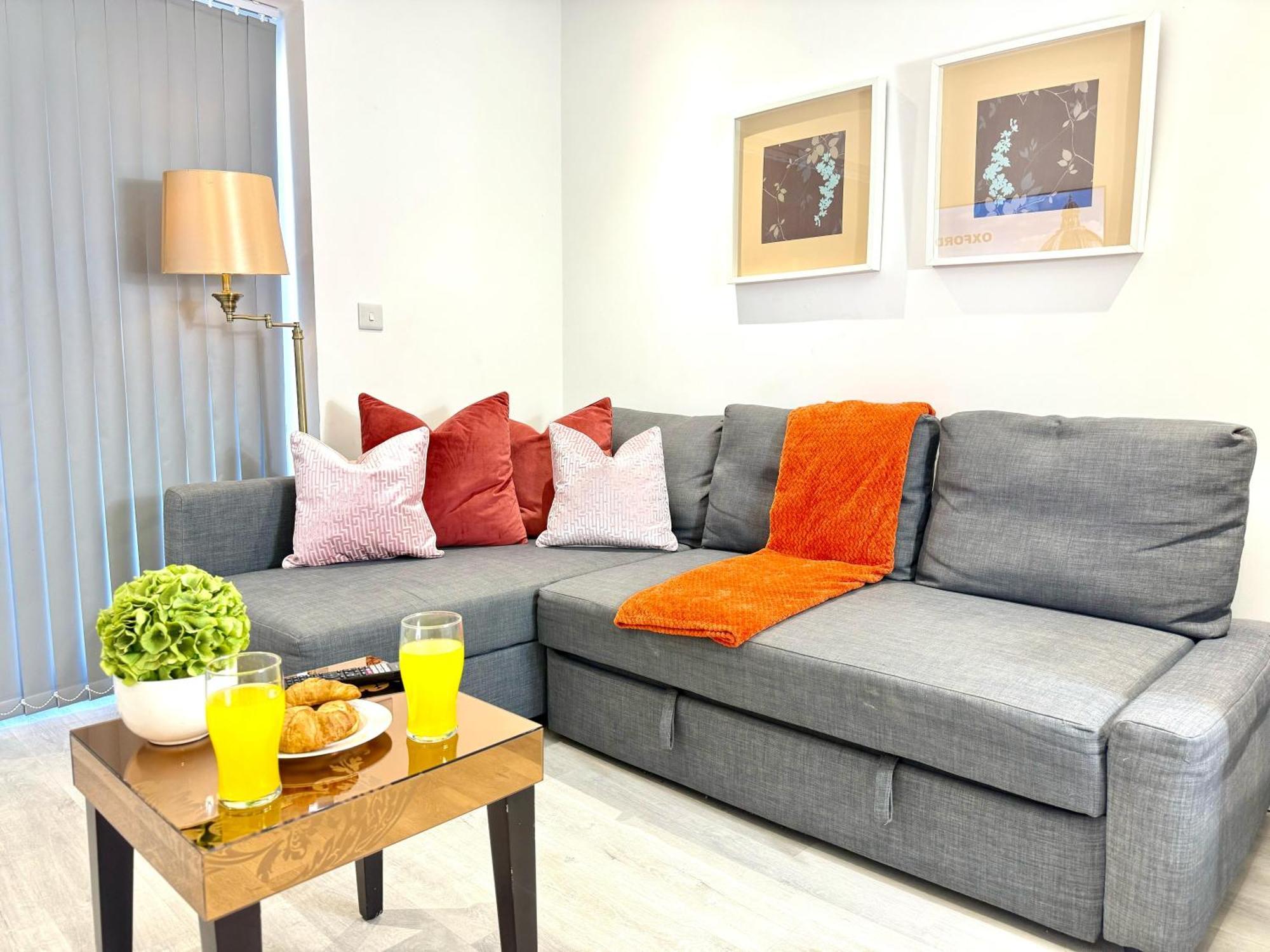 Hazel 1-Bedroom Cousy Flat, Parking, Wifi, Prime Location, Close To Blenheim Palace & Oxford Kidlington Extérieur photo