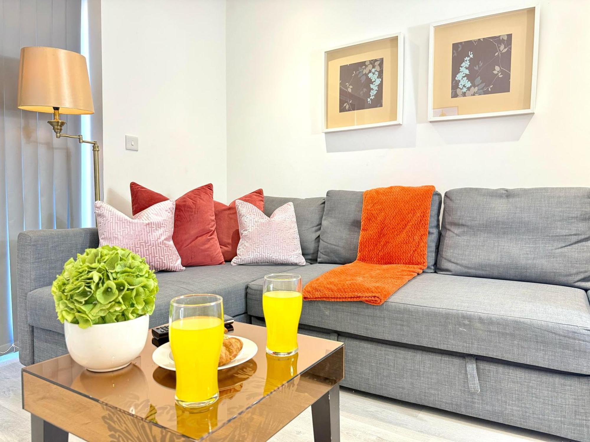 Hazel 1-Bedroom Cousy Flat, Parking, Wifi, Prime Location, Close To Blenheim Palace & Oxford Kidlington Extérieur photo