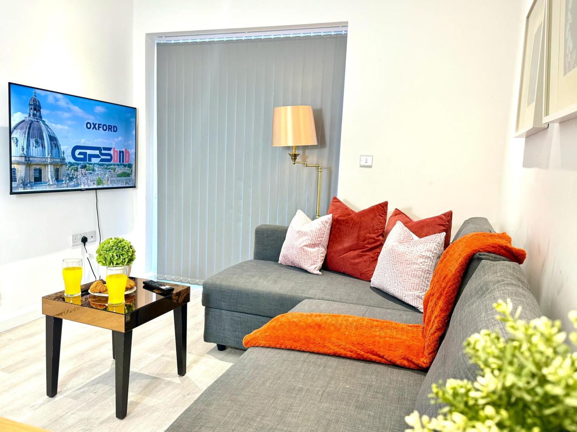 Hazel 1-Bedroom Cousy Flat, Parking, Wifi, Prime Location, Close To Blenheim Palace & Oxford Kidlington Extérieur photo