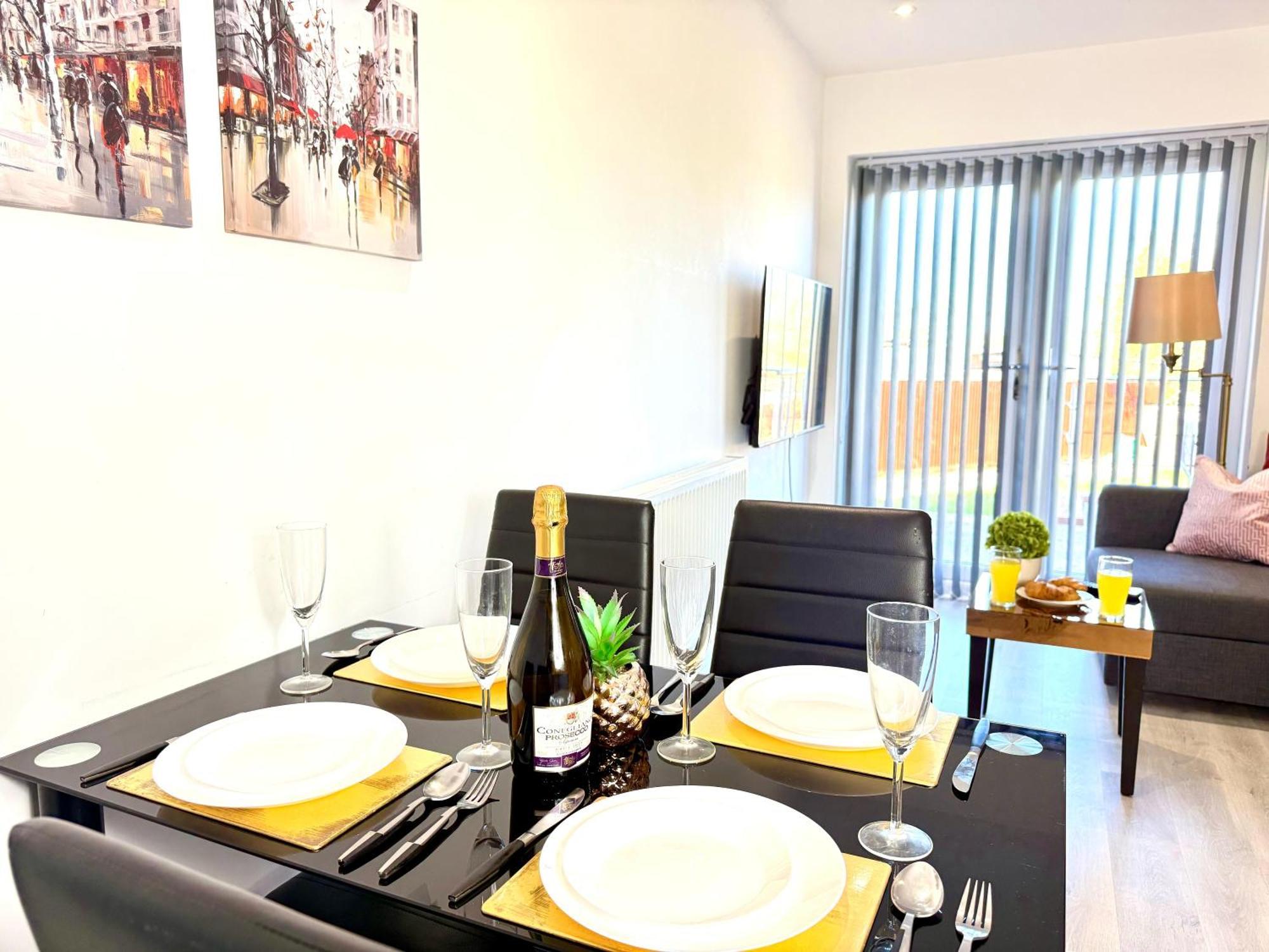 Hazel 1-Bedroom Cousy Flat, Parking, Wifi, Prime Location, Close To Blenheim Palace & Oxford Kidlington Extérieur photo