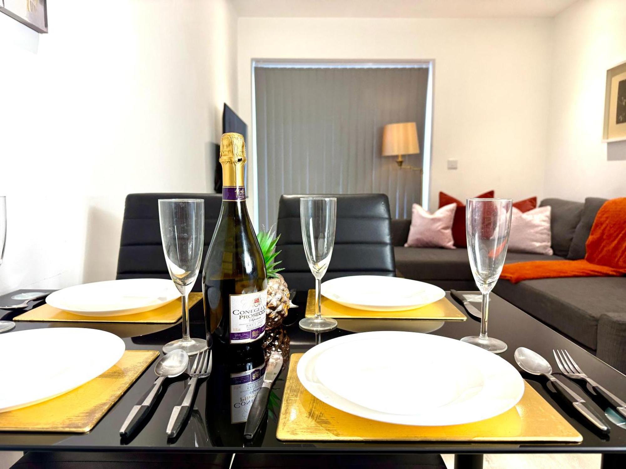 Hazel 1-Bedroom Cousy Flat, Parking, Wifi, Prime Location, Close To Blenheim Palace & Oxford Kidlington Extérieur photo
