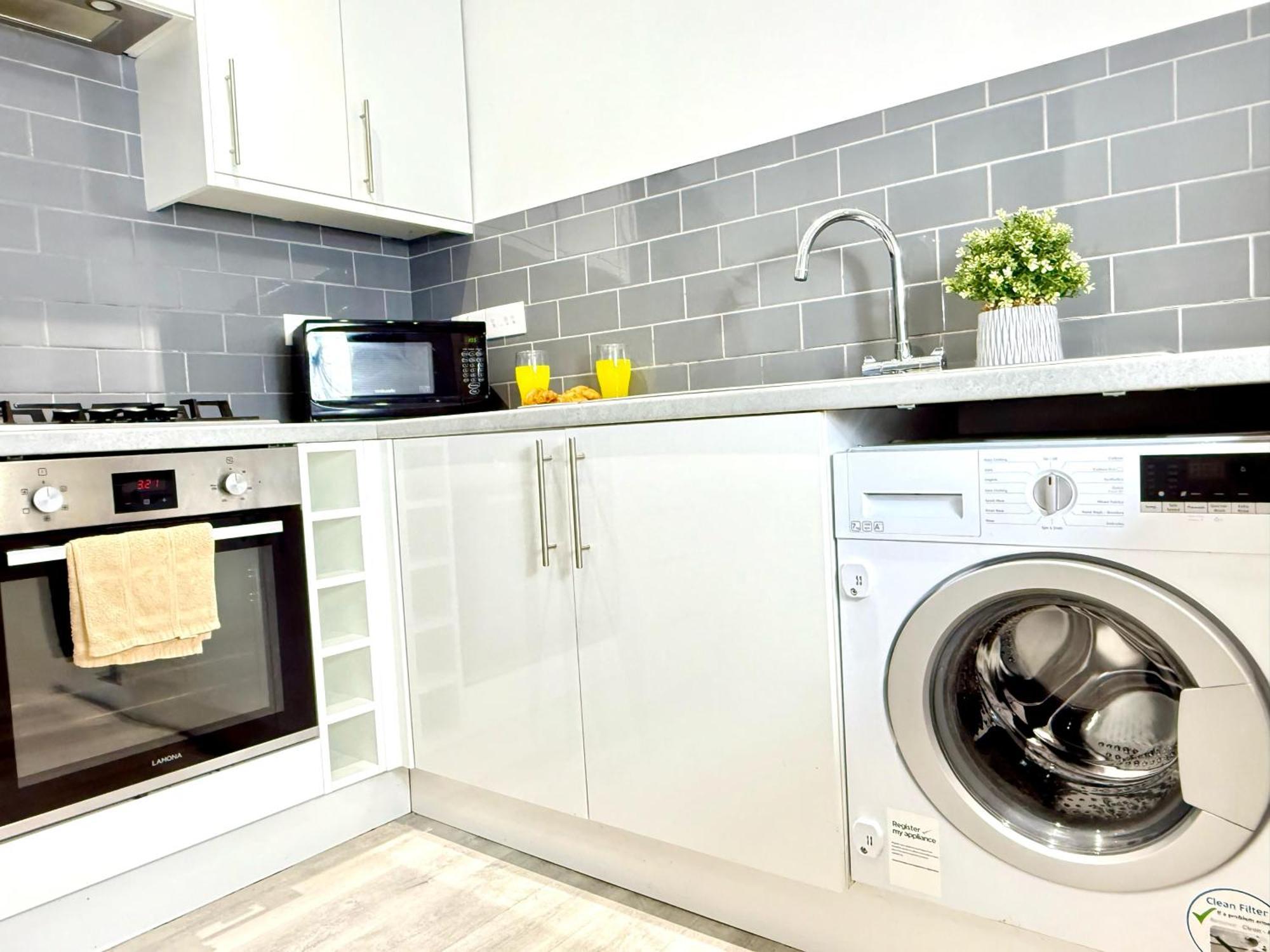 Hazel 1-Bedroom Cousy Flat, Parking, Wifi, Prime Location, Close To Blenheim Palace & Oxford Kidlington Extérieur photo